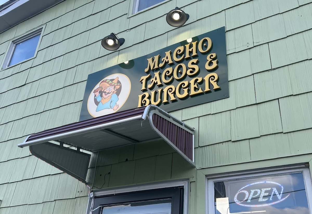 Macho Tacos & Burger